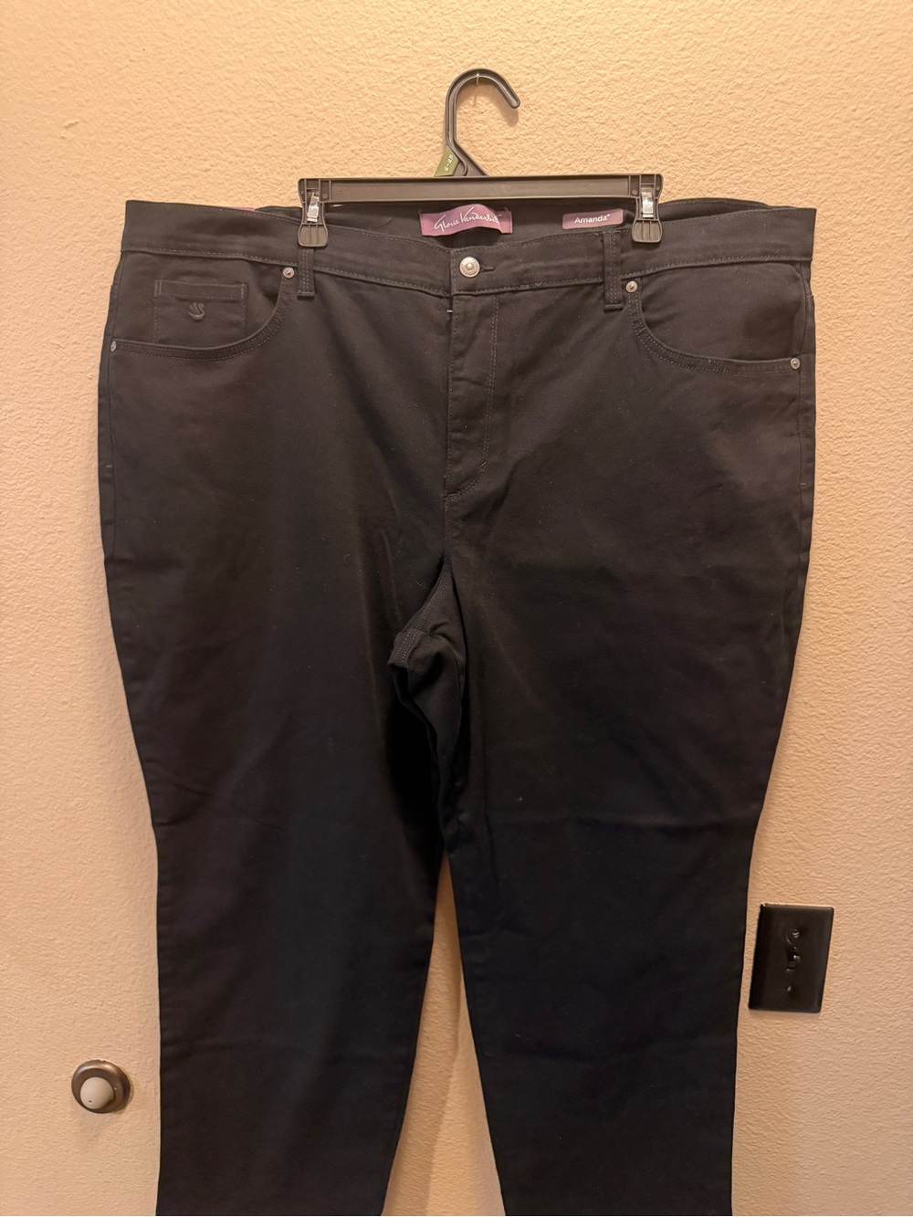 Gloria Vanderbilt Women’s Skinny Jeans in Black